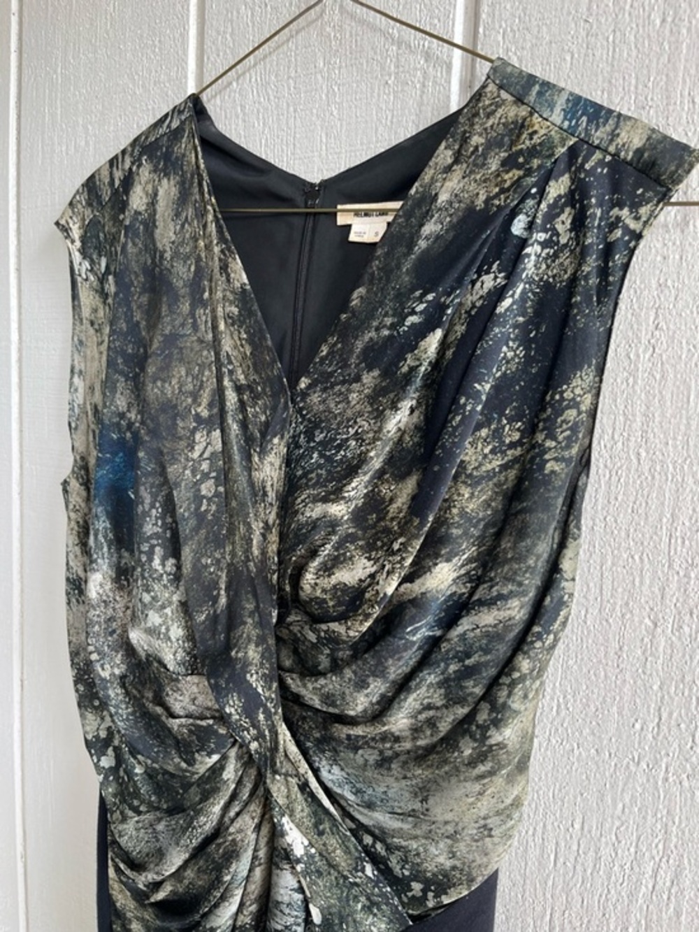 Helmut Lang Silk Asymmetrical Twist Front Blouse in Raven Print Sateen Size S - Picture 2 of 9